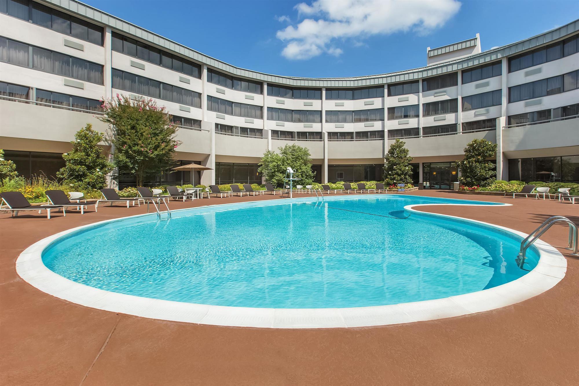 Sheraton Рэстон Экстерьер фото