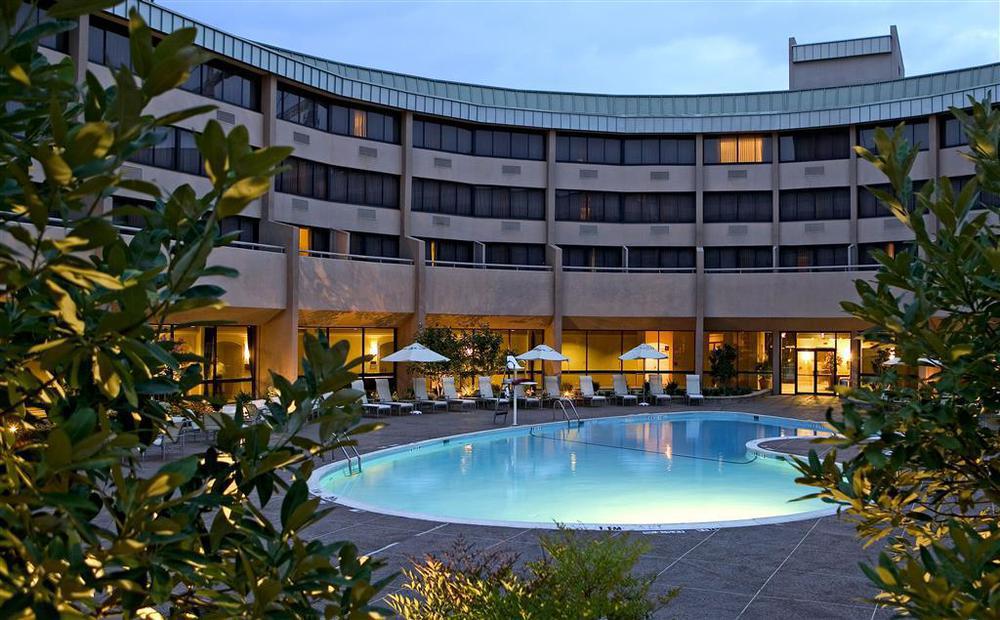 Sheraton Рэстон Экстерьер фото